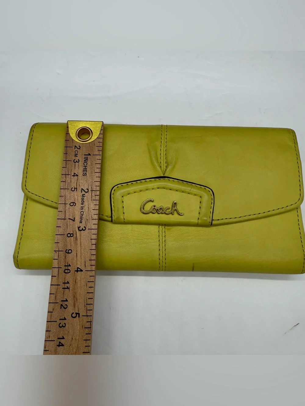 VTG Coach Trifold Soho Lime Green Wallet  Leather Soft Pleated  Y2K RARE
